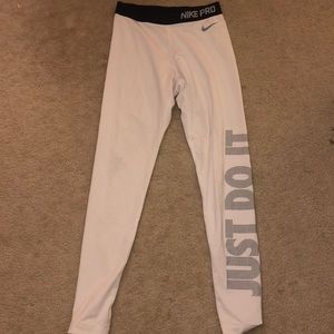 BRAND NEW, Nike Pro Leggings